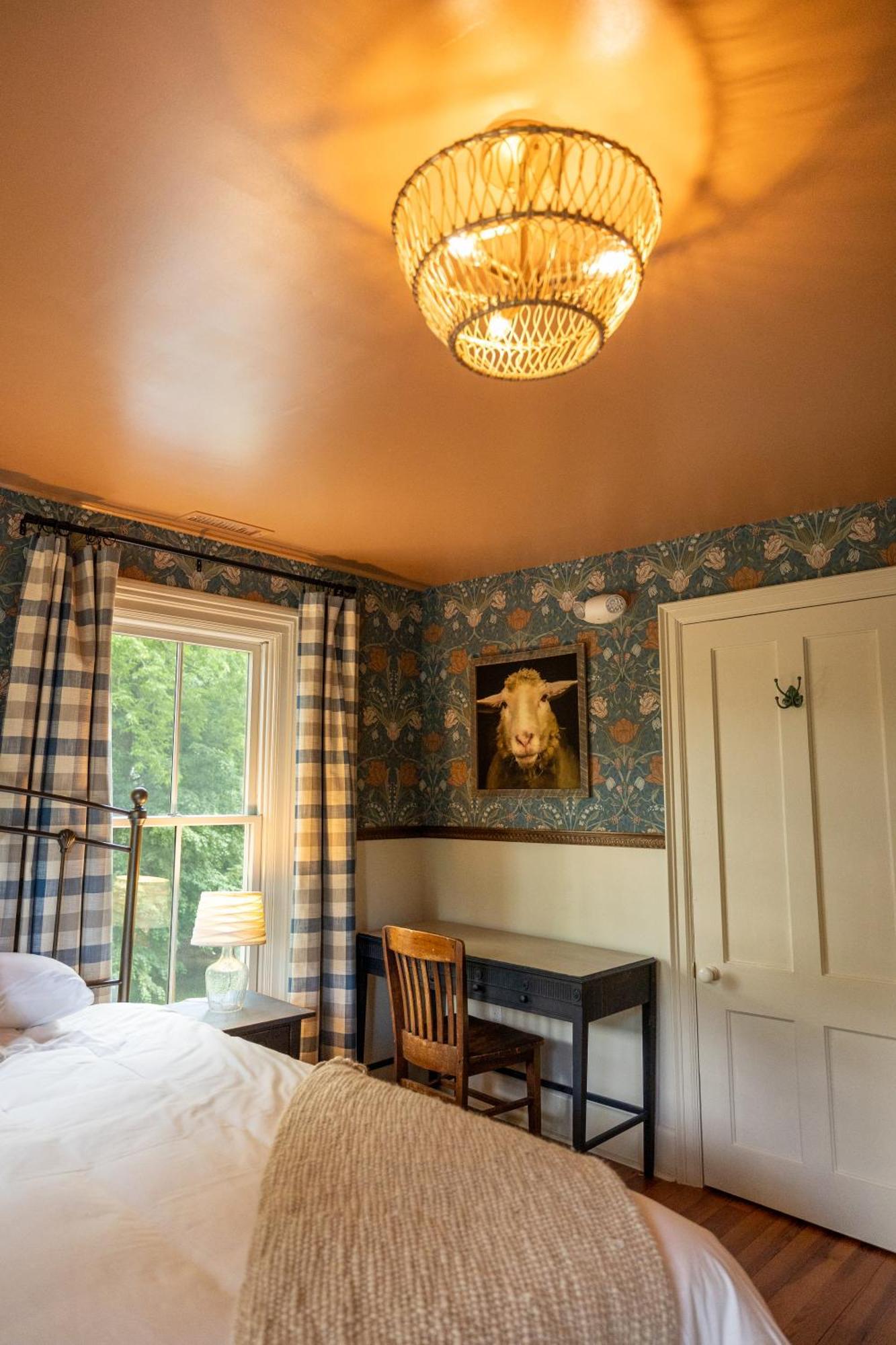Wilder House Berkshires Bed & Breakfast Sheffield Exterior foto